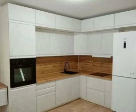 Модульная кухня Бруклин 2.4 x 2 м (Бетон белый) в Колпашево - kolpashevo.katalogmebeli.com | фото 15