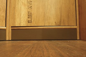 Шкаф для белья «Пилигрим» (Дуб Каньон светлый, Фон серый) в Колпашево - kolpashevo.katalogmebeli.com | фото 7
